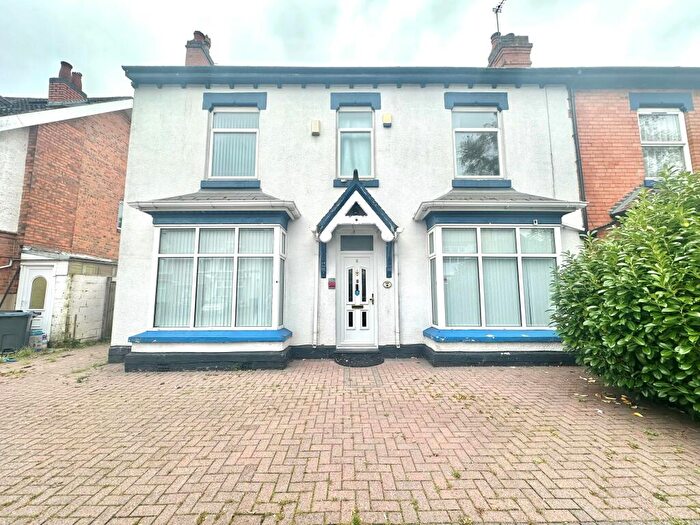 3 Bedroom Semi-Detached House To Rent In Westfield Road, Acocks Green, B27