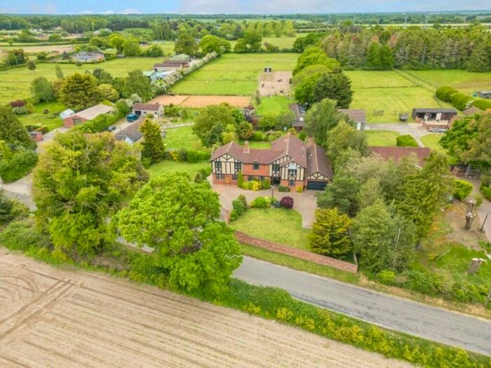 6 Bedroom Detached House For Sale In Browston Lane, Browston, NR31