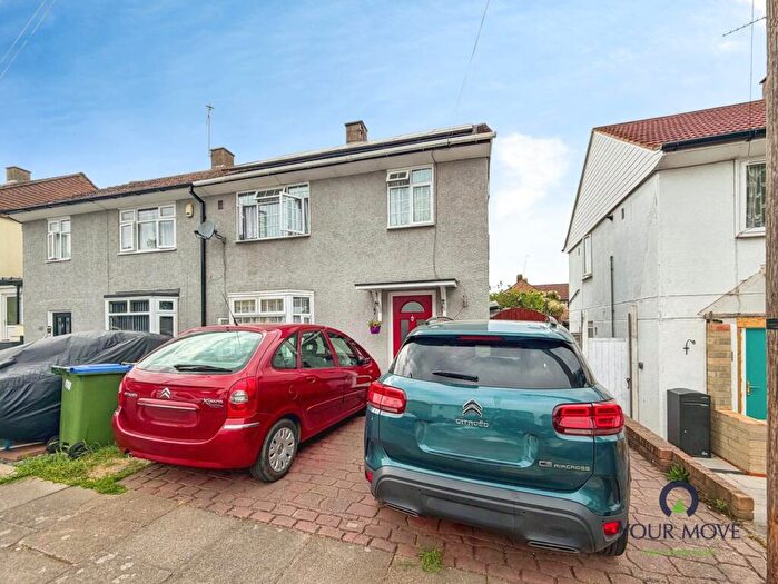 3 Bedroom Semi Detached House For Sale In Hemsted Road, Erith, DA8