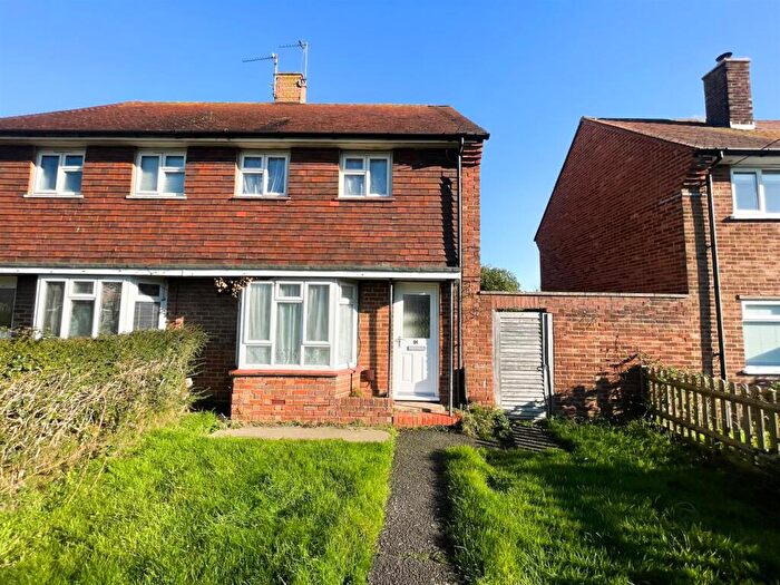 2 Bedroom Semi-Detached House To Rent In Southfield, Polegate, BN26