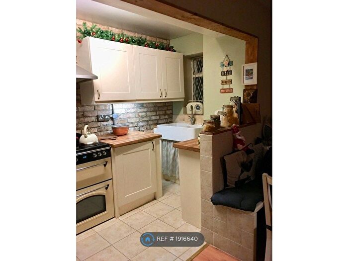 2 Bedroom Maisonette To Rent In Christchurch Road, London, SW2