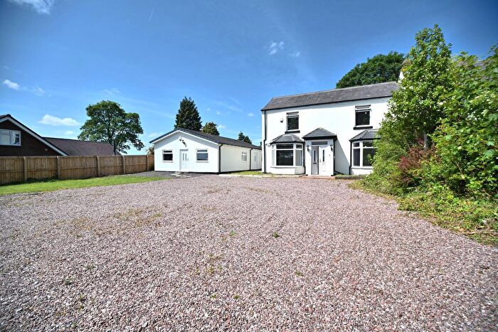 4 Bedroom Semi-Detached House For Sale In Dicconson Lane, Westhoughton, Bolton, Lancashire, BL5