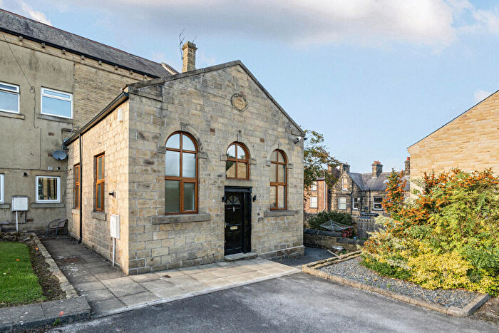 2 Bedroom Apartment For Sale In Club Lane, Leeds, LS13