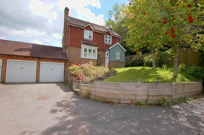4 Bedroom Detached House To Rent In Brindles Field, Tonbridge, TN9