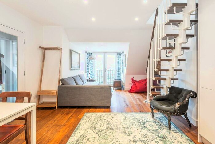 3 Bedroom Flat To Rent In Finchley Road, Hampstead, London, NW3