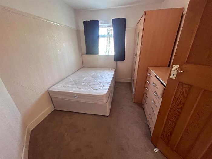 1 Bedroom Property To Rent In Densworth Grove, London, N9