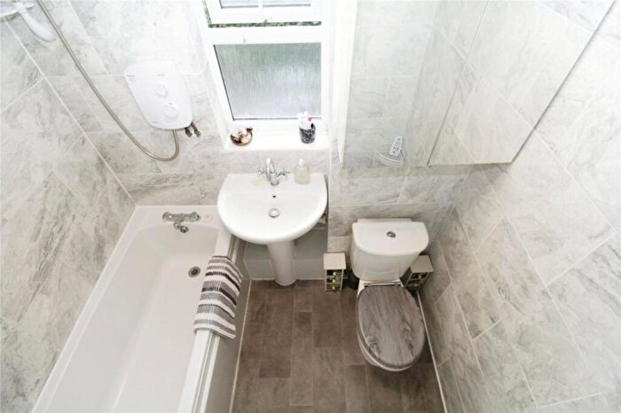 1 Bedroom Flat For Sale In Captains Place, Southampton, Hampshire, SO14