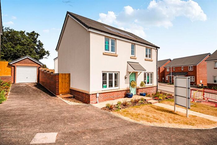 4 Bedroom Detached House For Sale In Willand Road, Cullompton, EX15