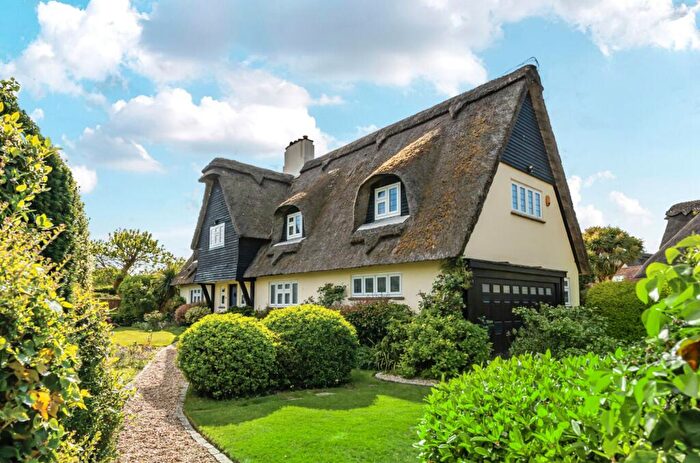 4 Bedroom Detached House For Sale In Sea Lane, Middleton-On-Sea, PO22