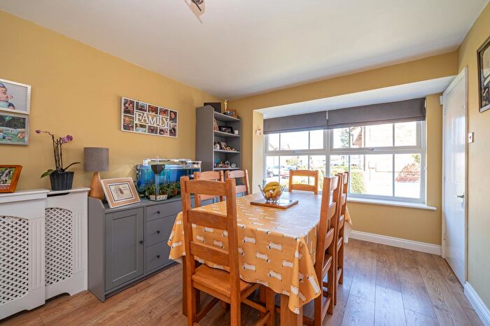 3 Bedroom Terraced House For Sale In Puffin Way, Aylesbury, Buckinghamshire, HP19