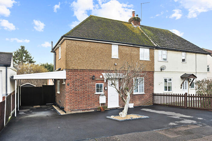 3 Bedroom Semi Detached House For Sale In Allmains Close, Nazeing, Waltham Abbey, Essex, EN9