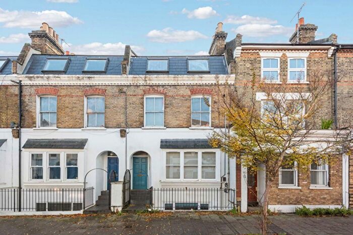 1 Bedroom Flat To Rent In Landor Road, Stockwell, SW9
