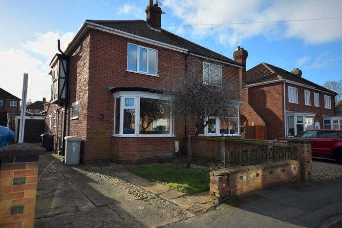 3 Bedroom Semi-Detached House For Sale In Southlands Avenue, Louth, LN11