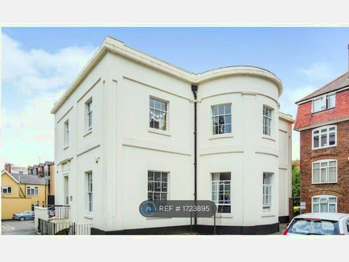 2 Bedroom Flat To Rent In Regency House, Southampton, SO15