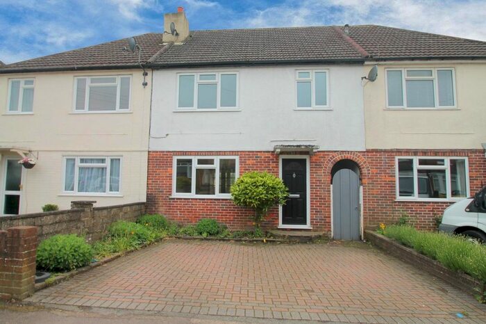 3 Bedroom Property To Rent In Alexandra Road, Warlingham, CR6