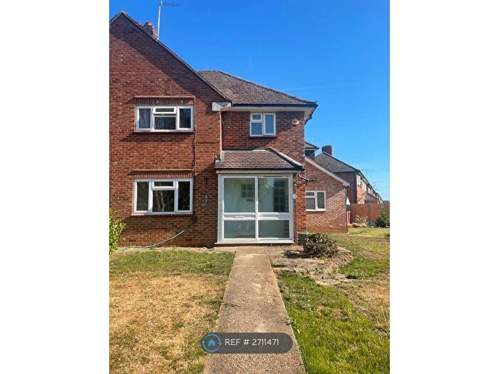 6 Bedroom Semi-Detached House To Rent In Spring Rise, Egham, TW20