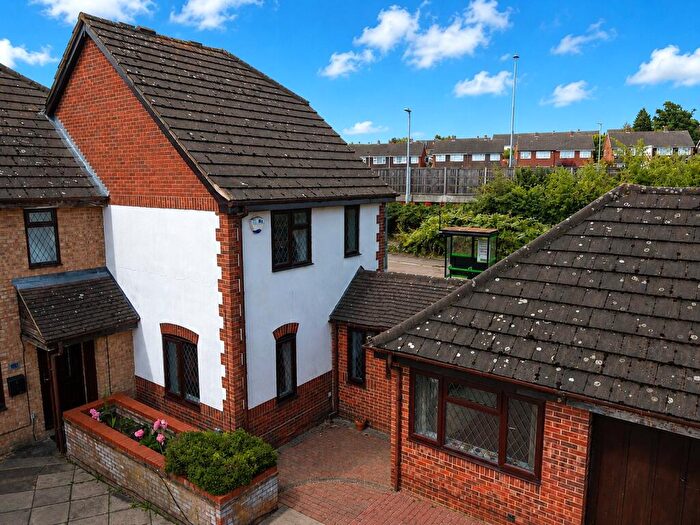 3 Bedroom End Of Terrace House For Sale In Milton Way, Houghton Regis, Dunstable, Bedfordshire, LU5