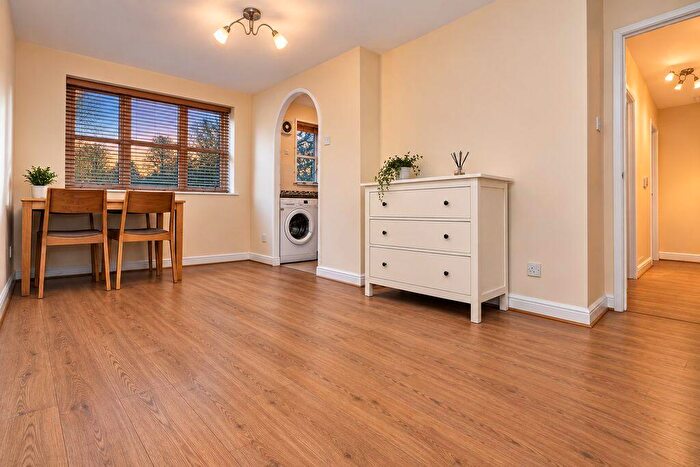1 Bedroom Flat To Rent In Stevenson Close, Barnet, EN5