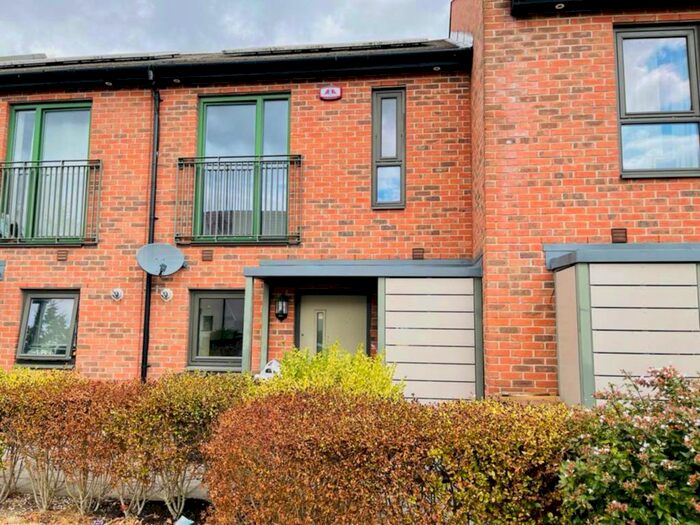 2 Bedroom House To Rent In Ager Avenue, Barking & Dagenham, RM8