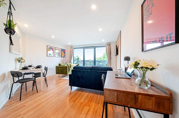 2 Bedroom Flat For Sale In Chapter Way, Colliers Wood, SW19