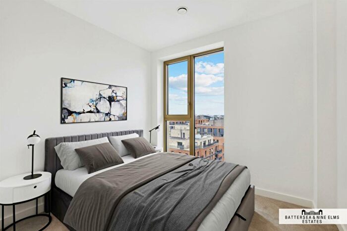 2 Bedroom Apartment To Rent In East Apartments, Heart Of Hale, N17