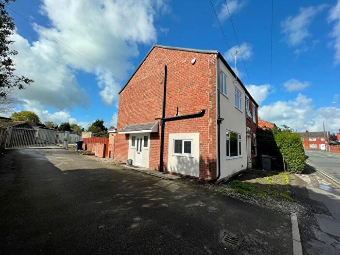 2 Bedroom End Of Terrace House To Rent In Mill Street, Leyland, Lancashire, PR25