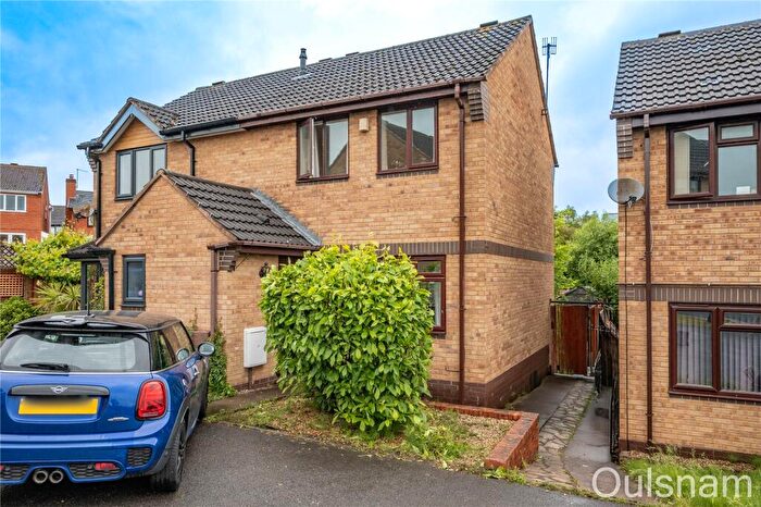 2 Bedroom House For Sale In Swaledale Close, Bromsgrove, Worcestershire, B60