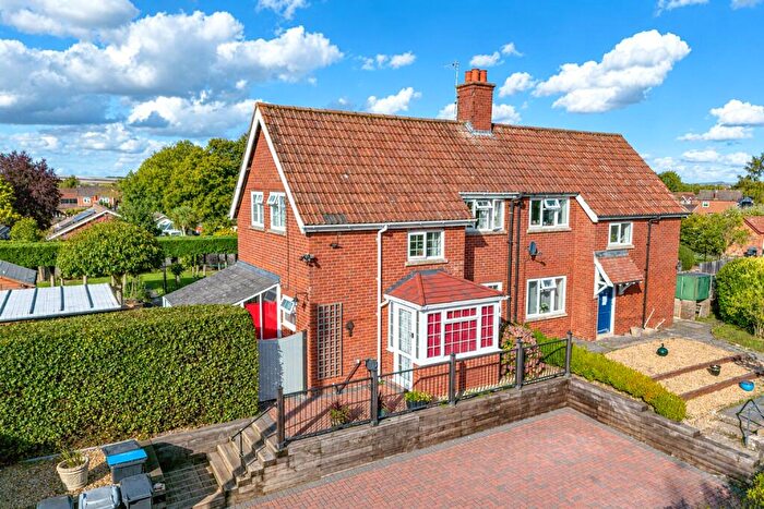 3 Bedroom Semi Detached House For Sale In Ballingers, Urchfont, Devizes, Wiltshire, SN10