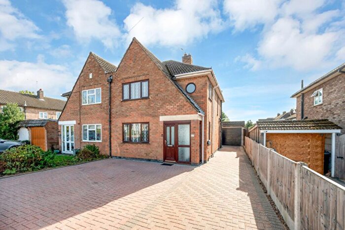 3 Bedroom Semi Detached House For Sale In Sutherland Way, Stamford, PE9