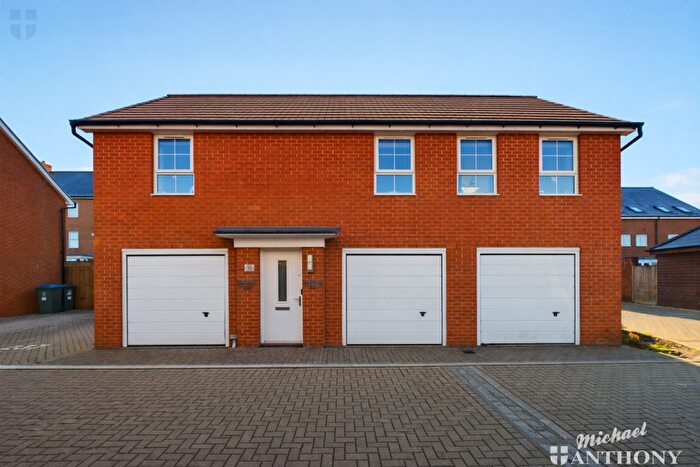 1 Bedroom Coach House For Sale In Siding Road, Aylesbury, HP22
