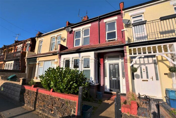 3 Bedroom Terraced House To Rent In Riviera Drive, Southend-On-Sea SS1