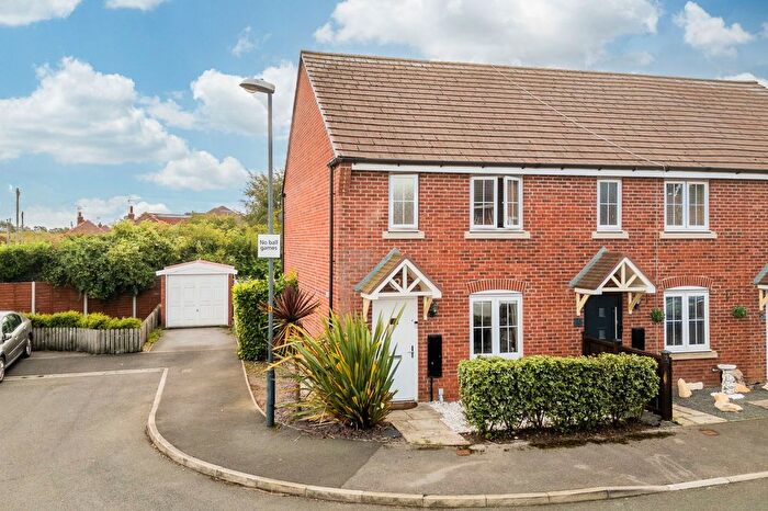 3 Bedroom End Of Terrace House For Sale In Elston Avenue, Selby, YO8