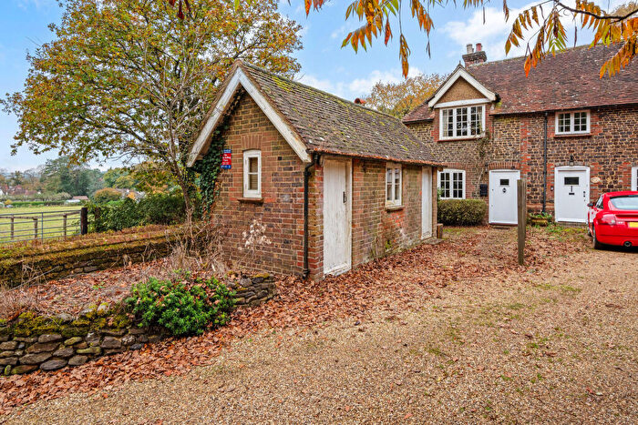 3 Bedroom Semi-Detached House For Sale In Brewells Lane, Liss, GU33