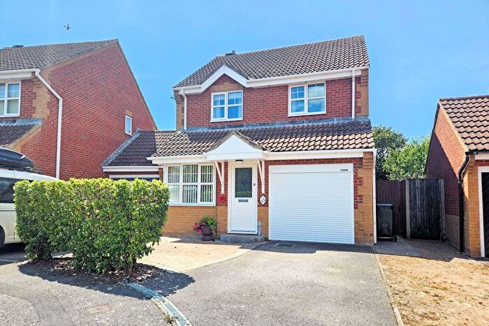 3 Bedroom Detached House For Sale In Fieldhouse Drive, Lee On The Solent, PO13