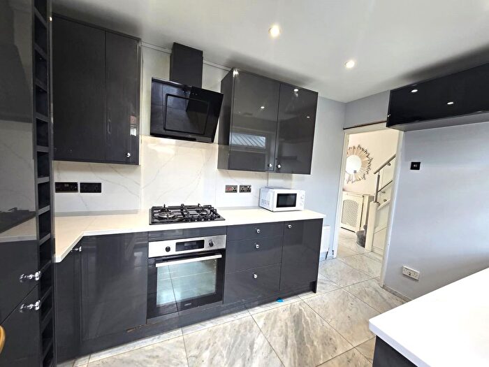 3 Bedroom Terraced House To Rent In Pragel Street, London, E13