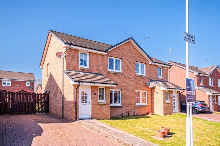 3 Bedroom Semi-Detached House For Sale In Linndale Oval, Castlemilk, Glasgow, G45
