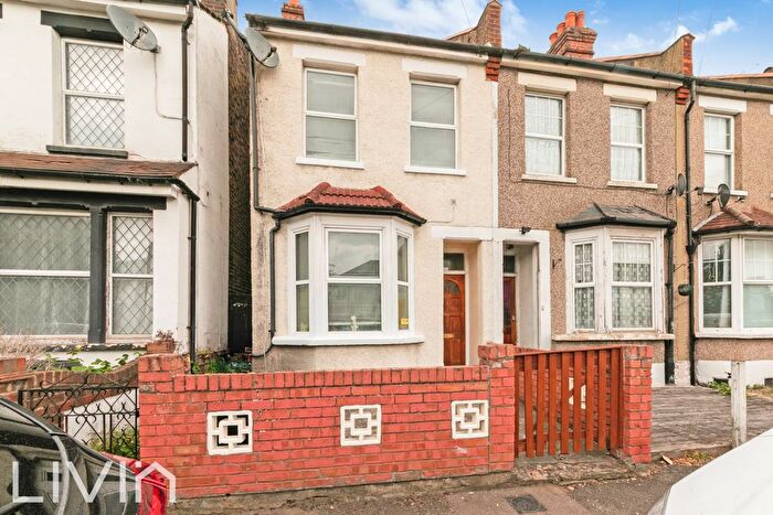 3 Bedroom Terraced House For Sale In Mill Lane, Croydon, Greater London, CR0