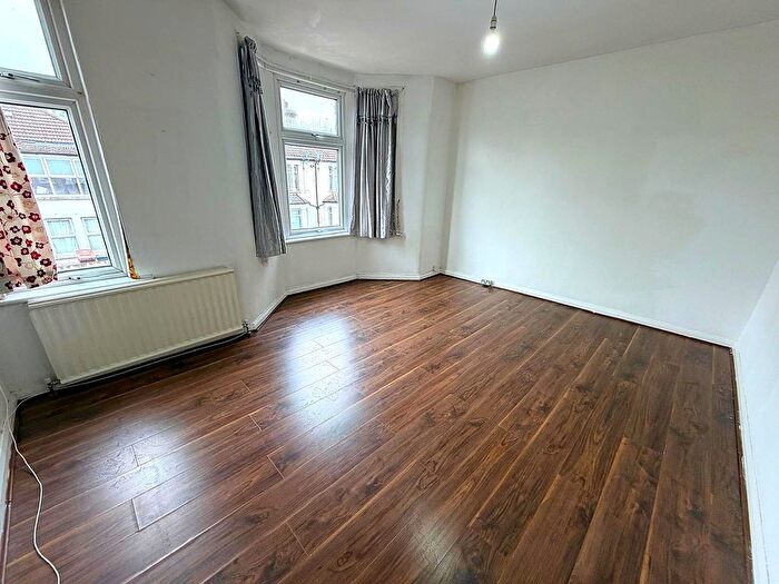 4 Bedroom Terraced House To Rent In Fanshawe Avenue, Barking, IG11