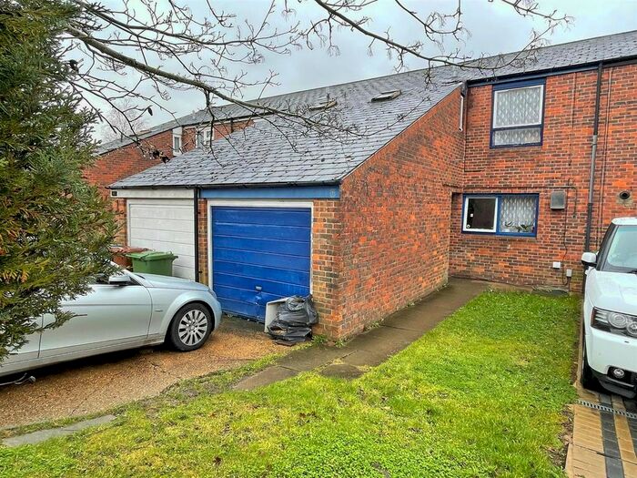 3 Bedroom Property To Rent In Dales Road, Borehamwood, WD6