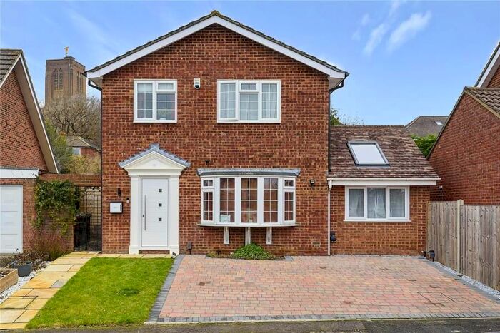 4 Bedroom Detached House To Rent In Lynwood, Guildford, GU2