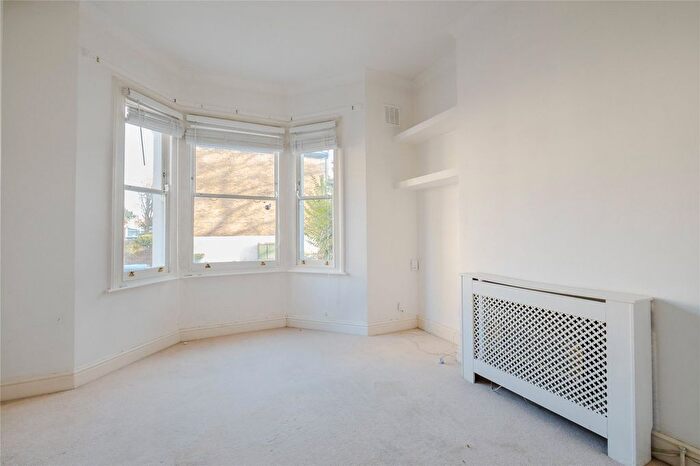 1 Bedroom Flat To Rent In Kimberley Road, London, SW9