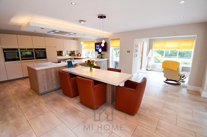 4 Bedroom Detached House For Sale In Kirkham Road, Freckleton, Preston, PR4