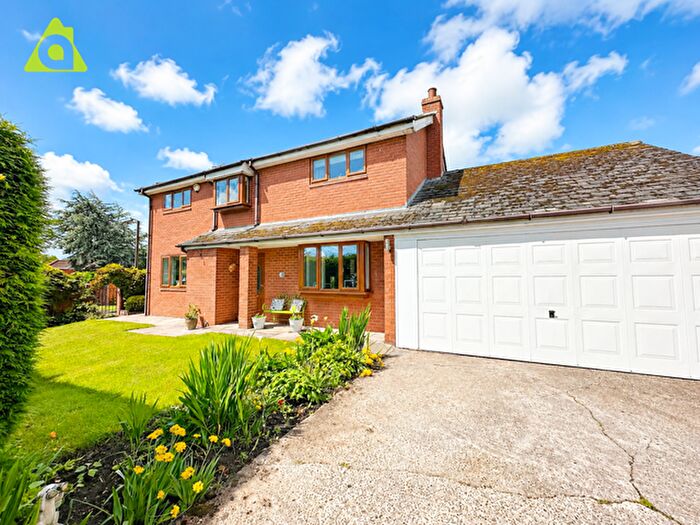 4 Bedroom Detached House For Sale In Sanderling Close, Westhoughton, BL5