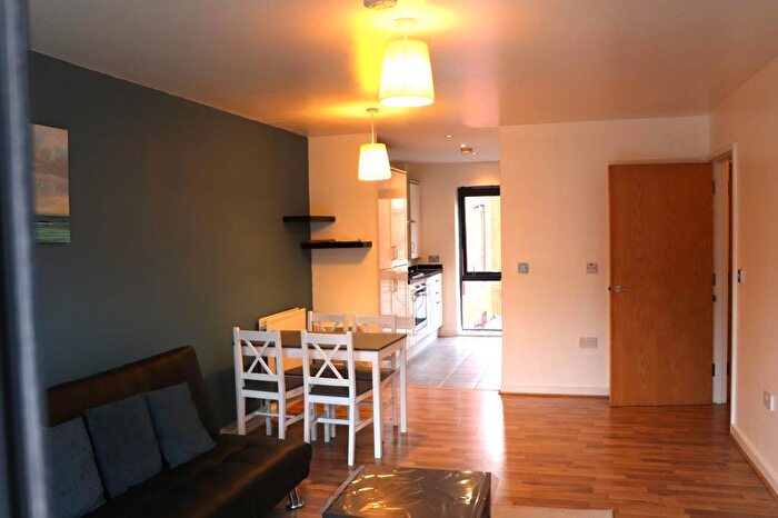 2 Bedroom Flat To Rent In Vandome Close, London, E16
