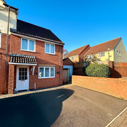 3 Bedroom End Terrace House For Sale In Elmleigh, Yeovil, BA21