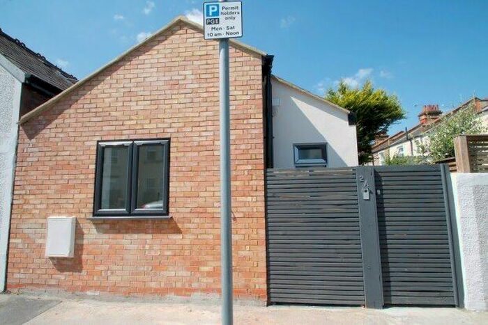 1 Bedroom Bungalow To Rent In Torr Road, London, SE20