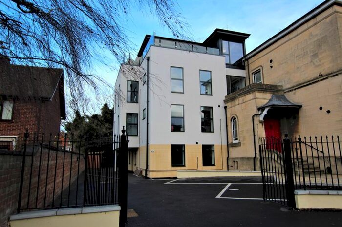2 Bedroom Flat To Rent In London Road, Gloucester, GL1