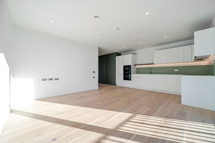 1 Bedroom Flat To Rent In Peninsula Gardens, Pilot Walk, Lower Riverside, Greenwich Peninsula, SE10