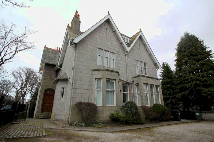 2 Bedroom Flat To Rent In Polmuir Road, City Centre, Aberdeen, AB11