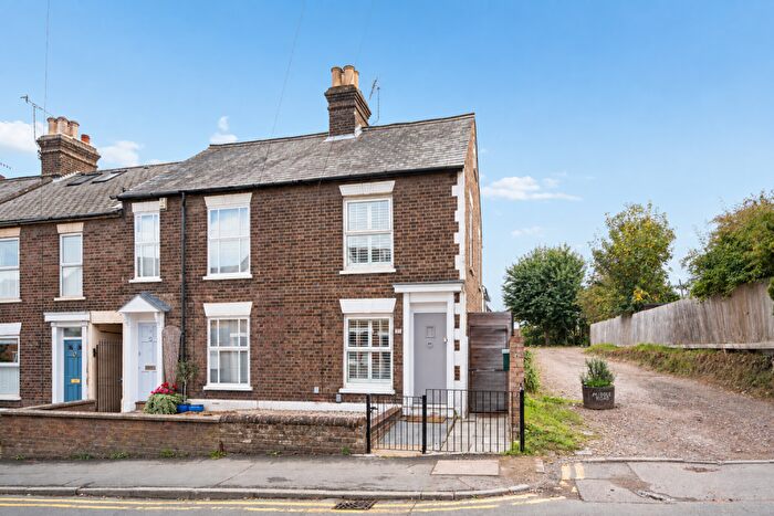 3 Bedroom End Of Terrace House For Sale In Cross Oak Road, Berkhamsted, HP4